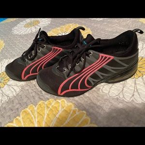 Size 8 1/2 Puma Shoes